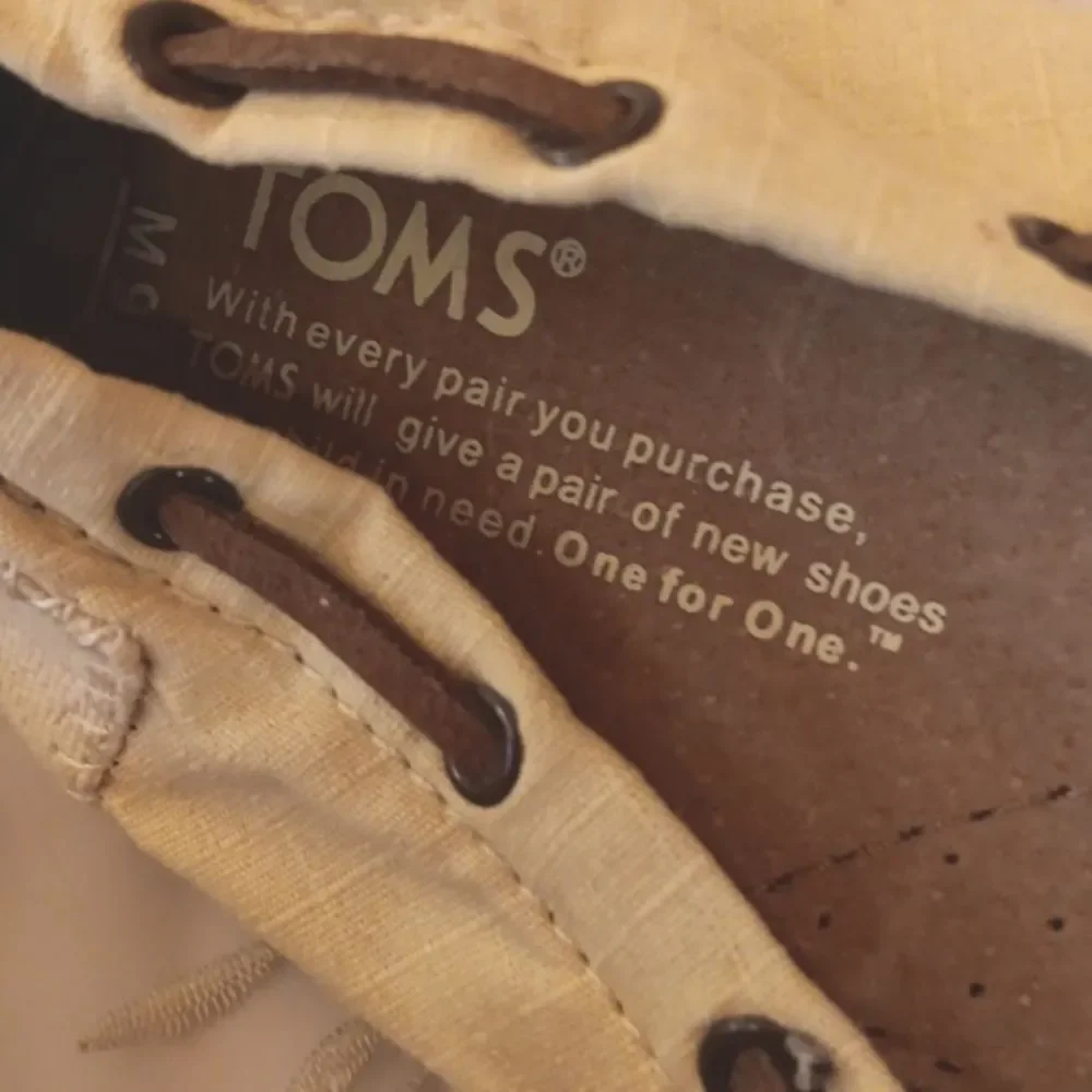 NEW. TOMS Cream Slip-On Shoes - Picture 4 of 8